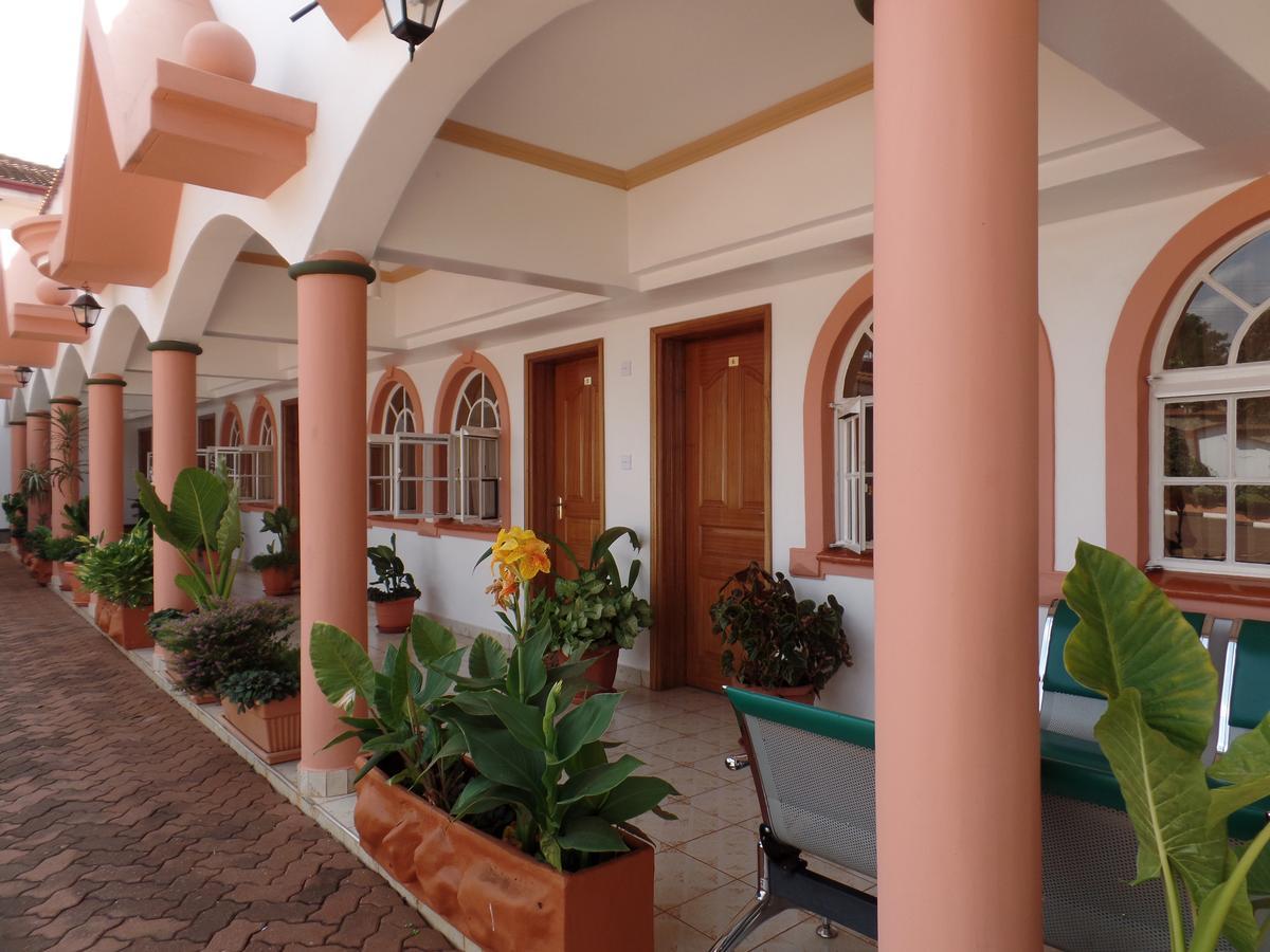 Villa Leone Boutique Hotel ナイロビ エクステリア 写真